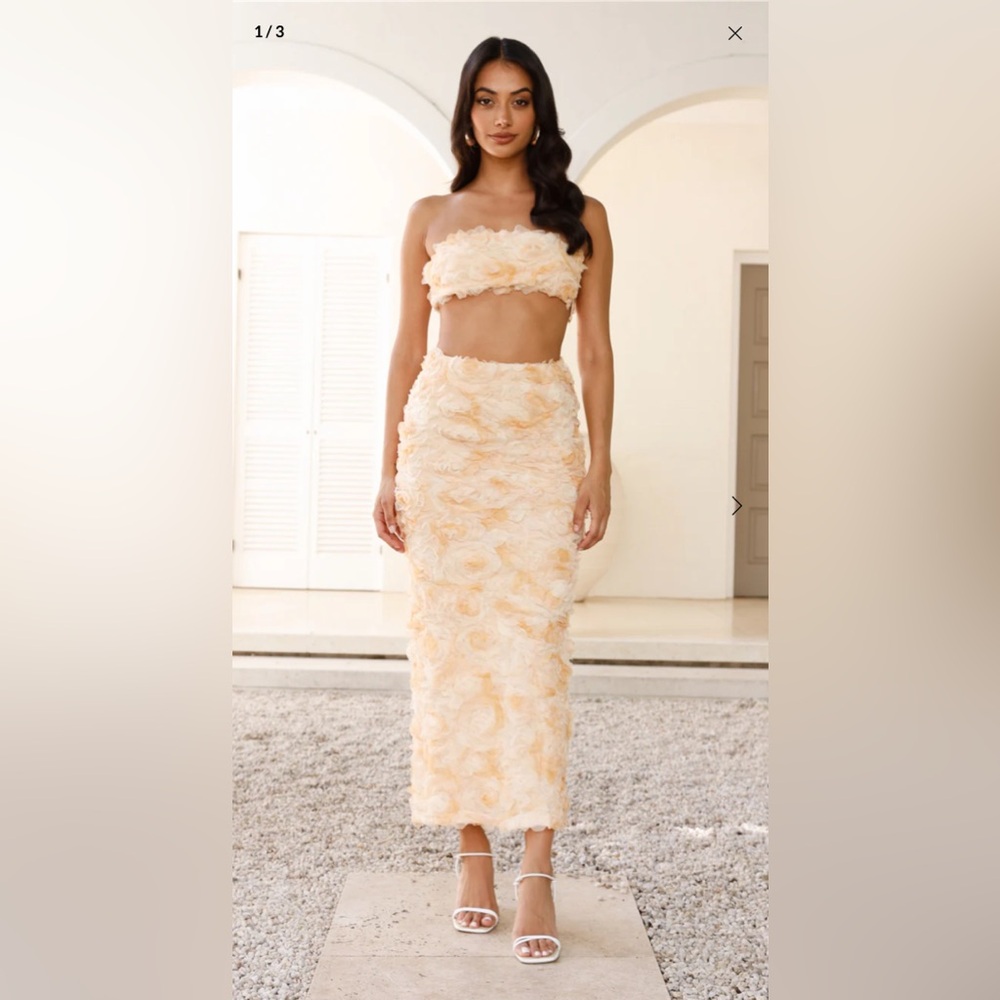 HELLO MOLLY HOTEL LOBBY MAXI SKIRT YELLOW SIZE 4 NWT - Picture 1 of 8